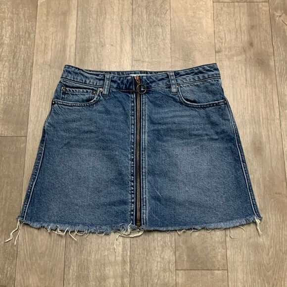 We The Free Dresses & Skirts - Womens We The Free Frayed Full Zip Denim Jean‎ Mini Skirt